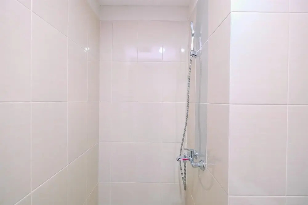 Comfort Studio The Oasis Apartment near Waterboom Cikarang