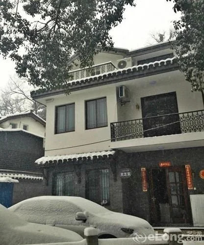 Lingzhi Inn