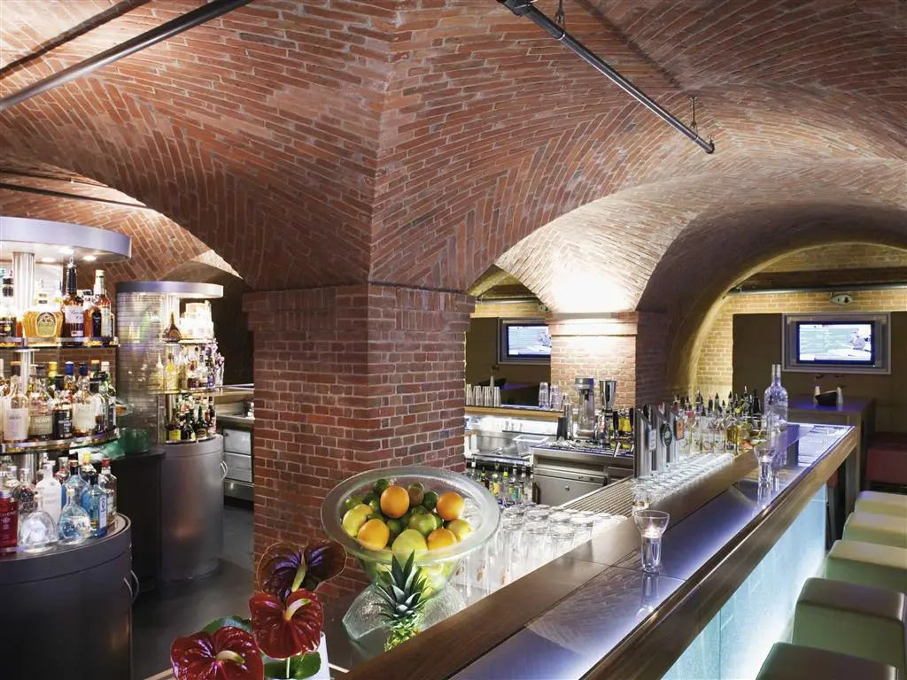 MÖVENPICK Hotel Hamburg City, historischer Wasserturm im Schanzenpark
