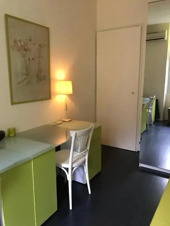 Chambre 1 personne avec terrasse centre ville Marseille 3 nuits min , femme uniquement