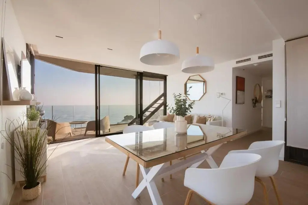 Stunning sea view hot tube posh BLUE SKY APARTMENT