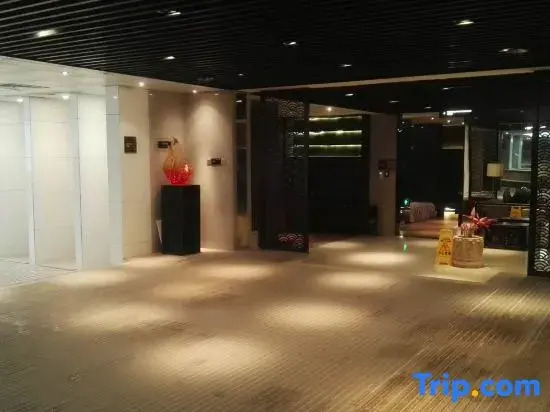 Shuibu Joy Spa Hotel