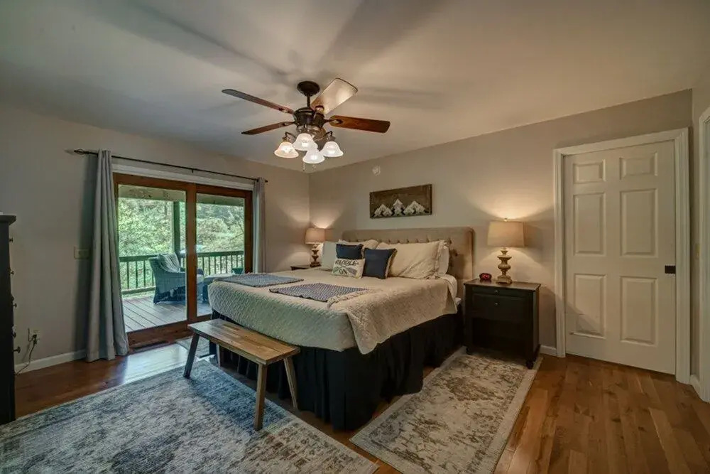 Toccoa Lookout Cottage by Escape to Blue Ridge