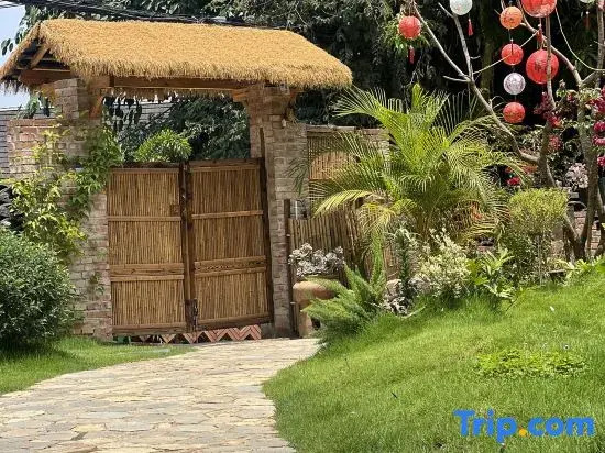 Yiwuu Courtyard in Jinghong, Xishuangbanna (Manhena Scenic Area Branch)
