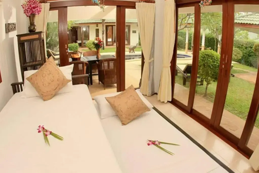 4 Bedroom 5 Palms Villa SDV104-20 seconds walk to beach -By Samui Dream Villas