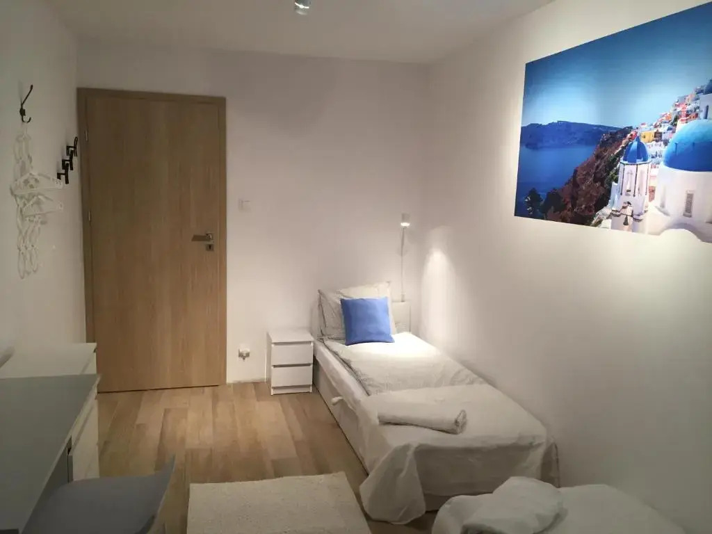 6 Cities Rooms