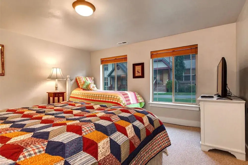 5640 Kodiak Way Townhouse by RedAwning