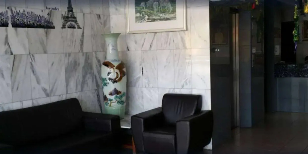 Dragon & Phoenix Hotel