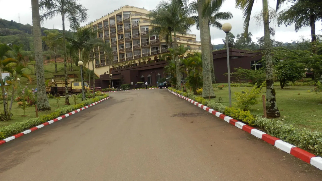 Ayaba Hotel