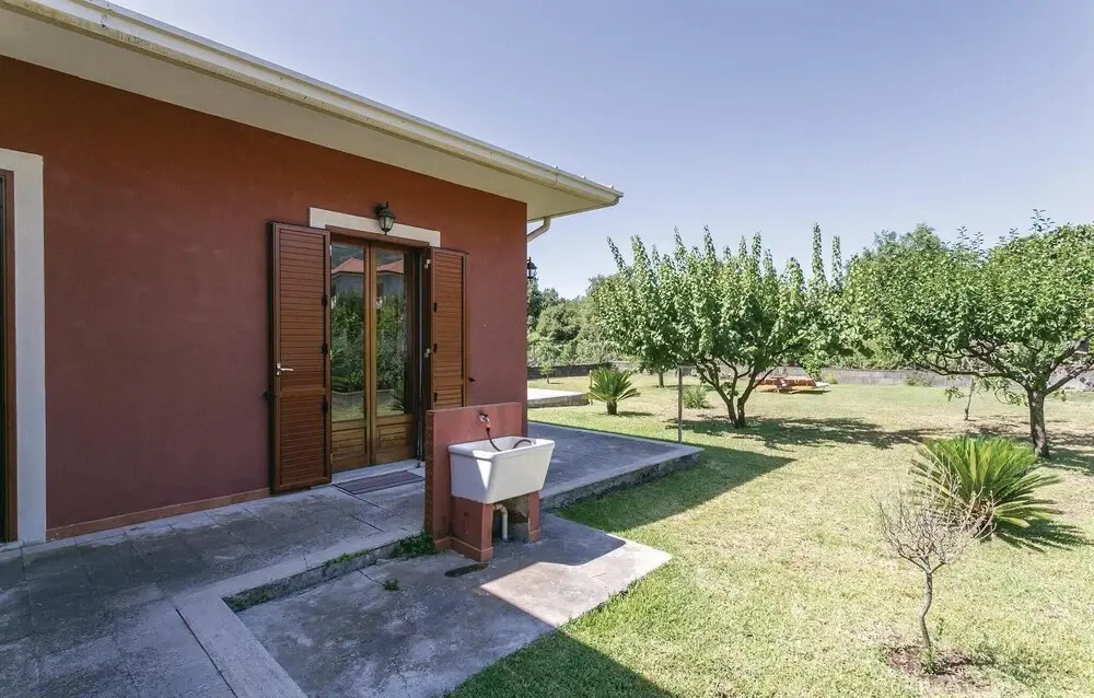 Stunning Home in Zafferana Etnea With 3 Bedrooms and Wifi