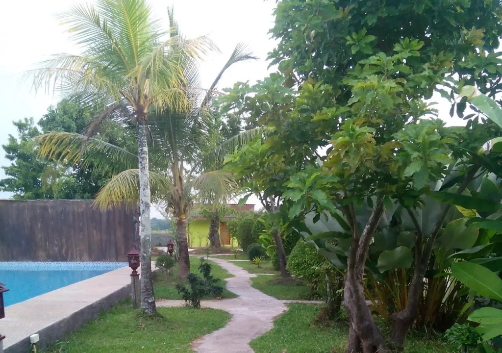 Ban Pool Green View Resort