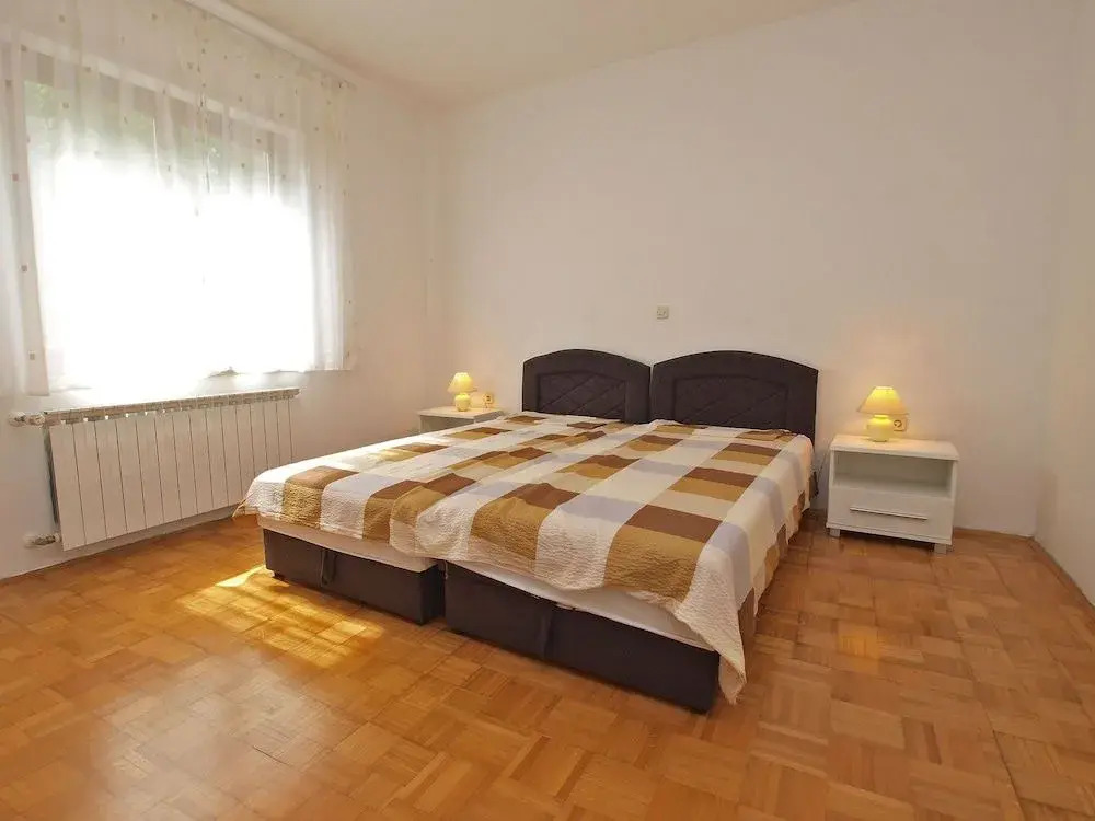 Apartment 21
