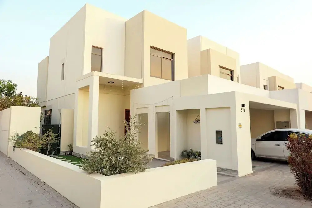 Luxury 4B and maid's with private garden