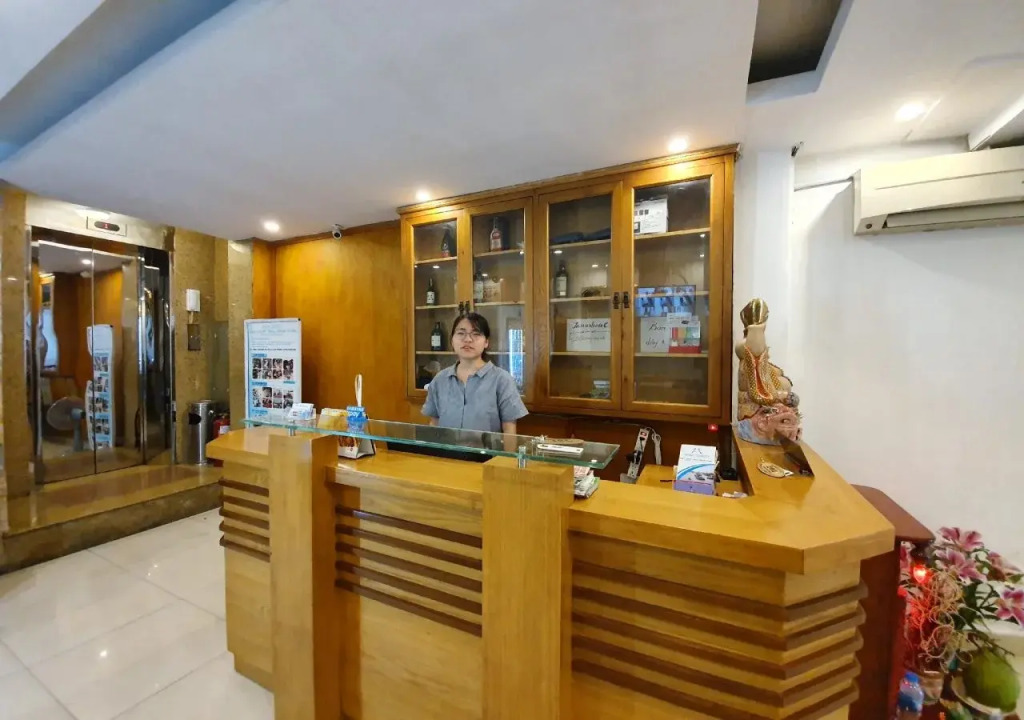 Janus Hotel 168