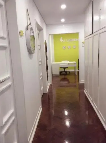 4U Lisbon IV Guesthouse Airport