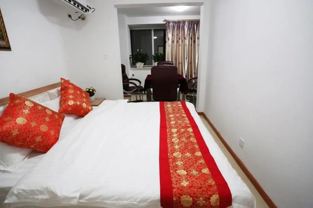 Mark & Henry Apartment Hotel