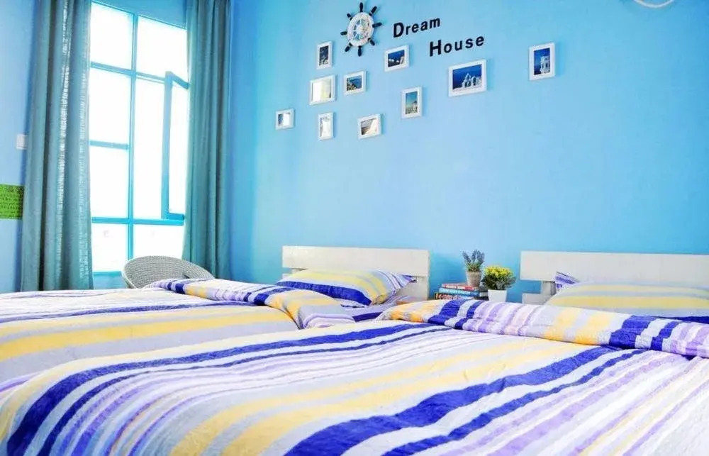 Dali 12 times international youth hostel