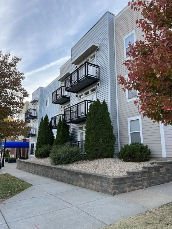 WASHBURN HOTEL SUITES