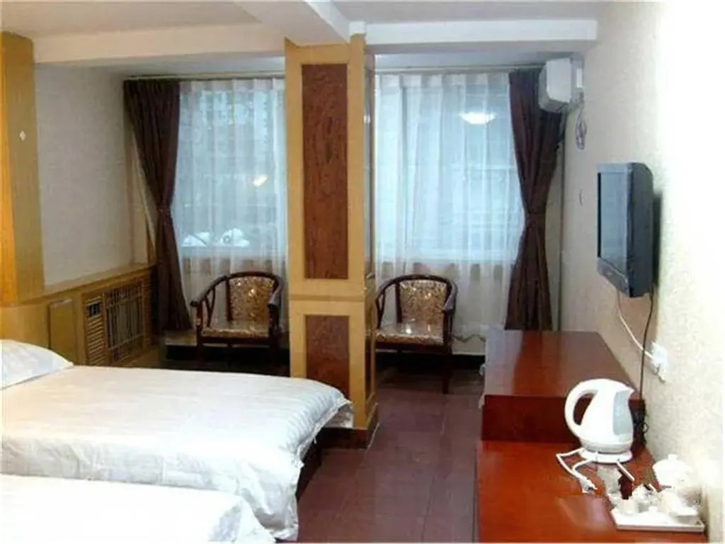 Chengde Huatang Hotel
