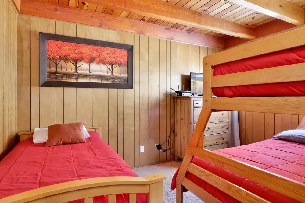 2114-the Cabin 3 Bedroom Home by Redawning