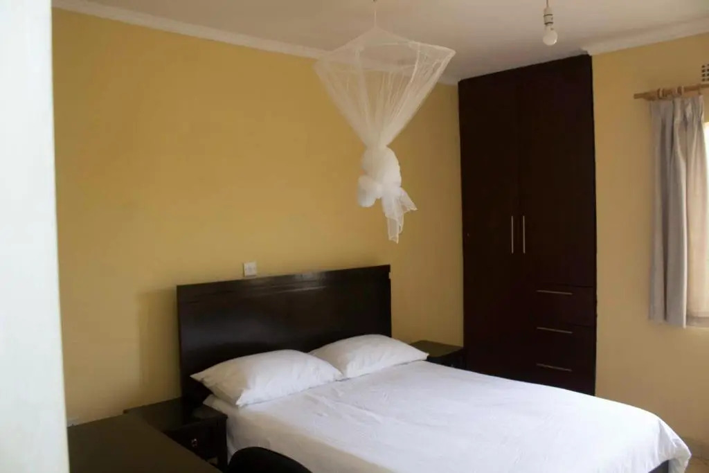 Chrinas Guest House