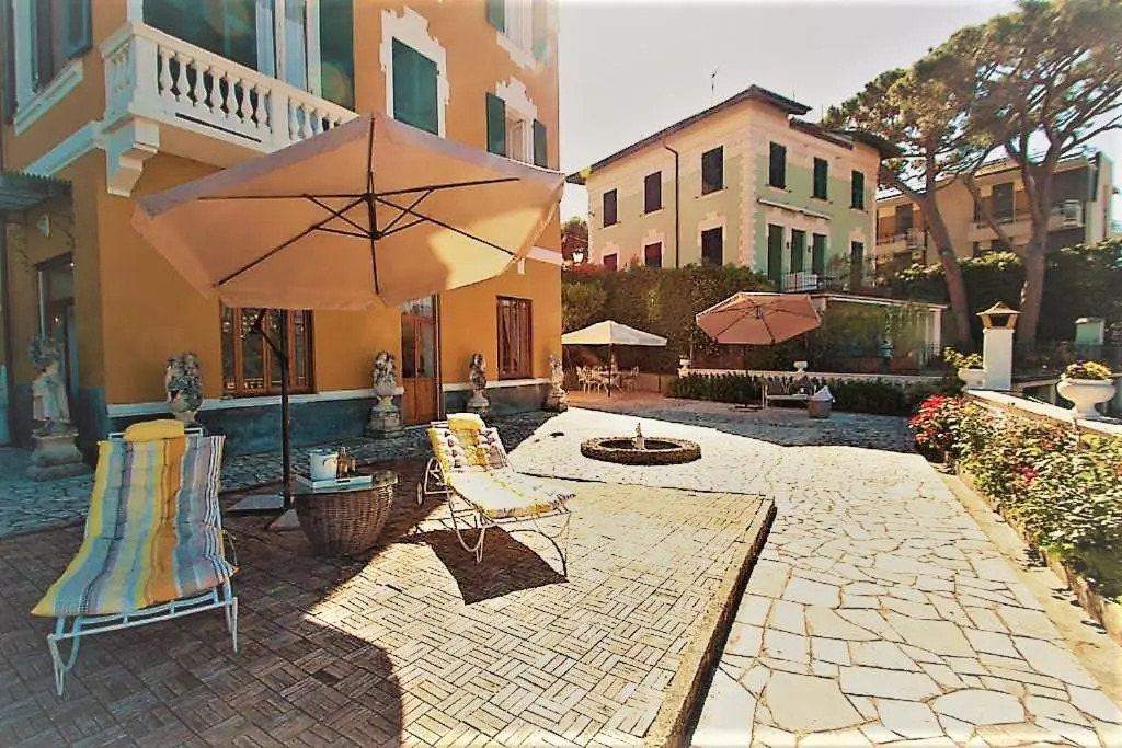 Grande appartamento in Villa con terrazza sul mare