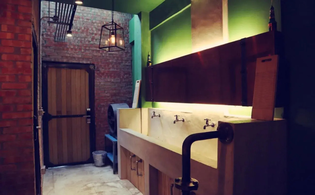 旅充人文 Travel Charger Hostel