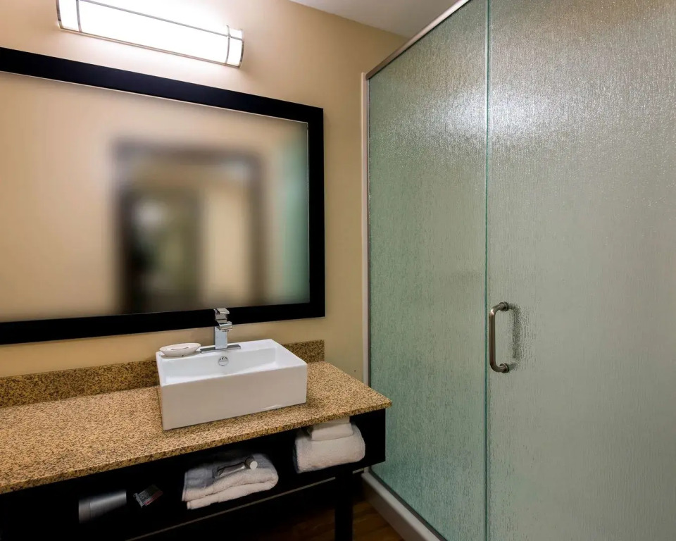 Red Roof Inn PLUS+ & Suites Malone