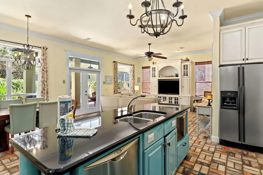 West PCB Upscale Home w/ Splash Pool, Close to Beach, 3BR+Bunkroom, Golf Cart