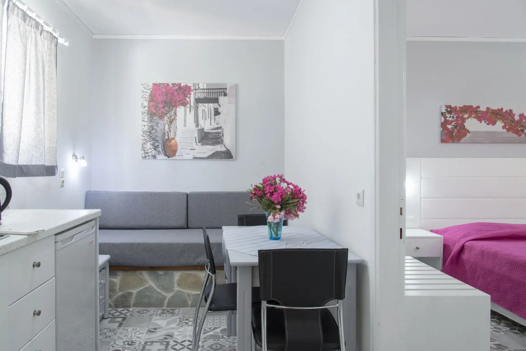 Byron Apartments