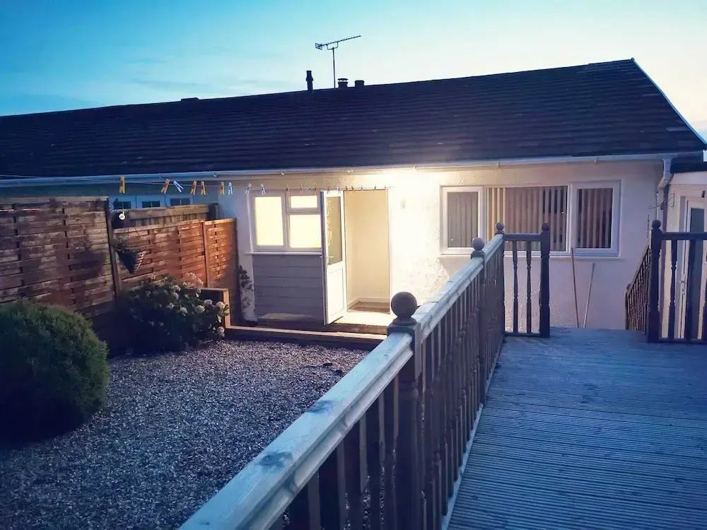 3-bed 5-6 Berth Modernised Bungalow!