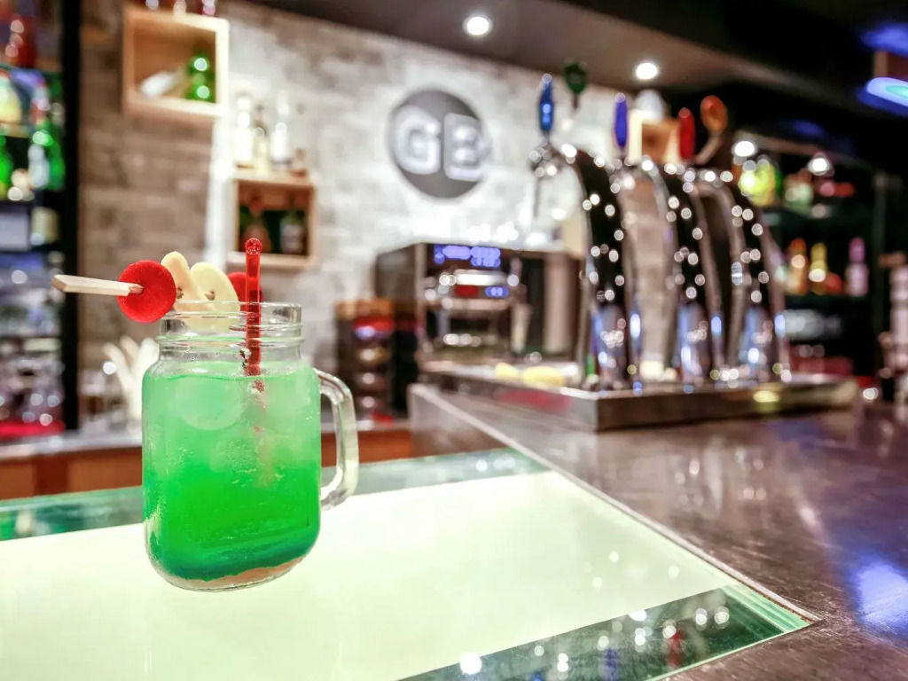B&B HOTEL Cergy Port 4 étoiles