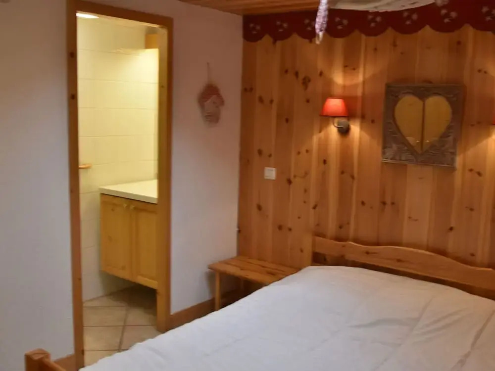 Beautiful Chalet in the Nice Village Centre, on the South