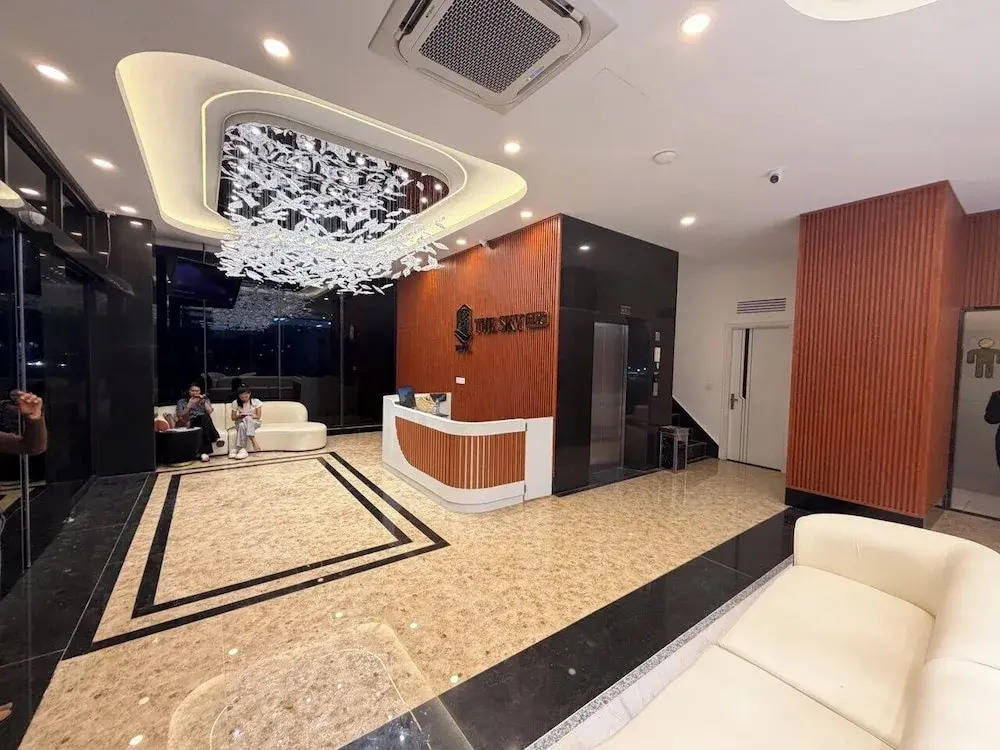 The Sky Plus Hotel