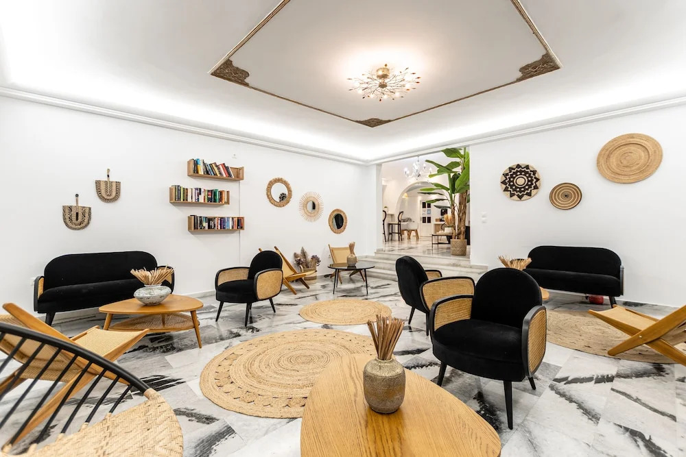 "Makava Suites" Your Luxe Urban Sanctuary