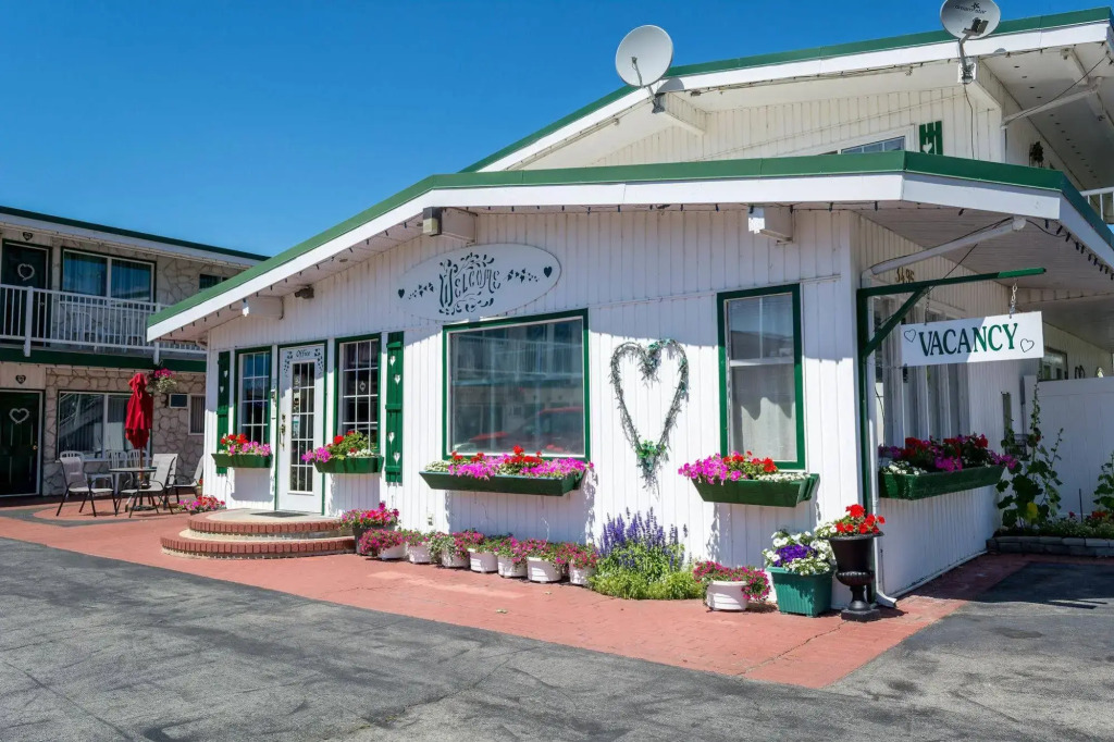 Empire Motel