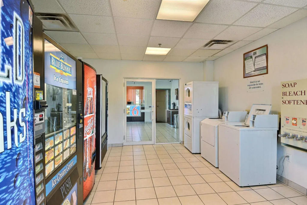 Motel 6-Tewksbury, MA - Boston