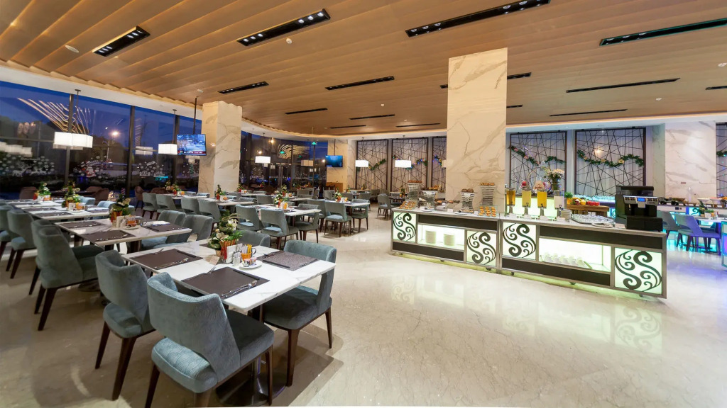 Holiday Inn Nanjing Xuanwu Lake by IHG