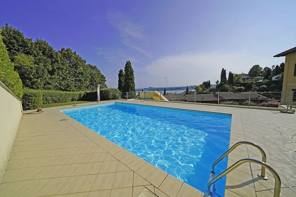Blue Vista Gardone Riviera