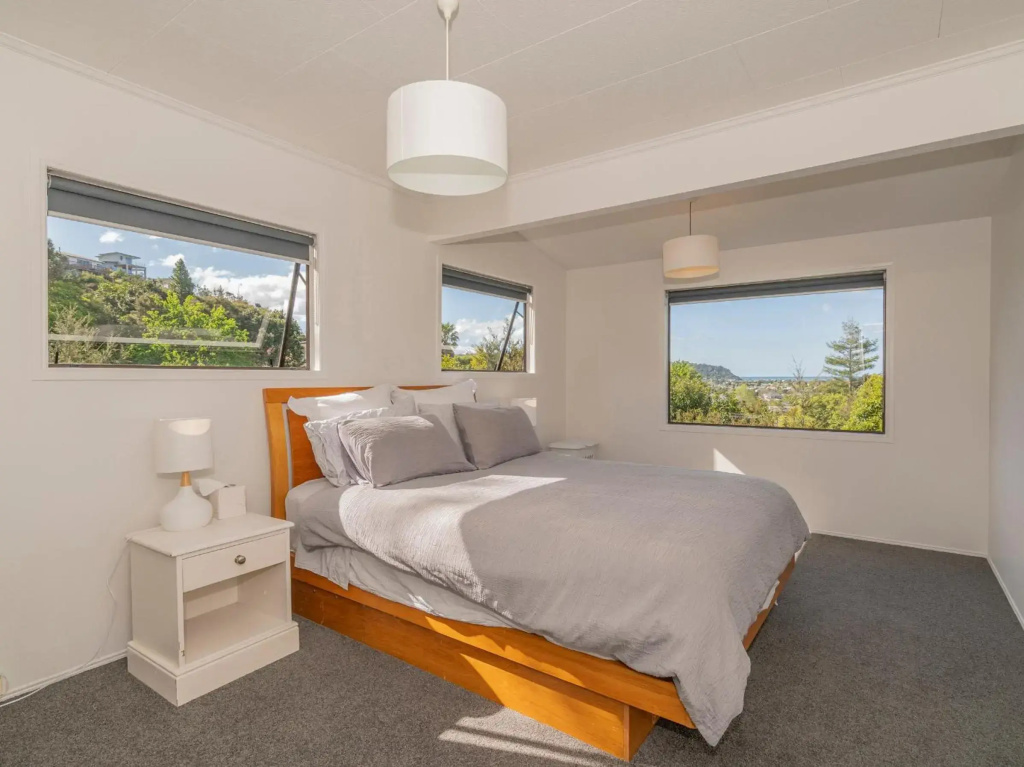 Hillside Haven - Tairua Holiday Home
