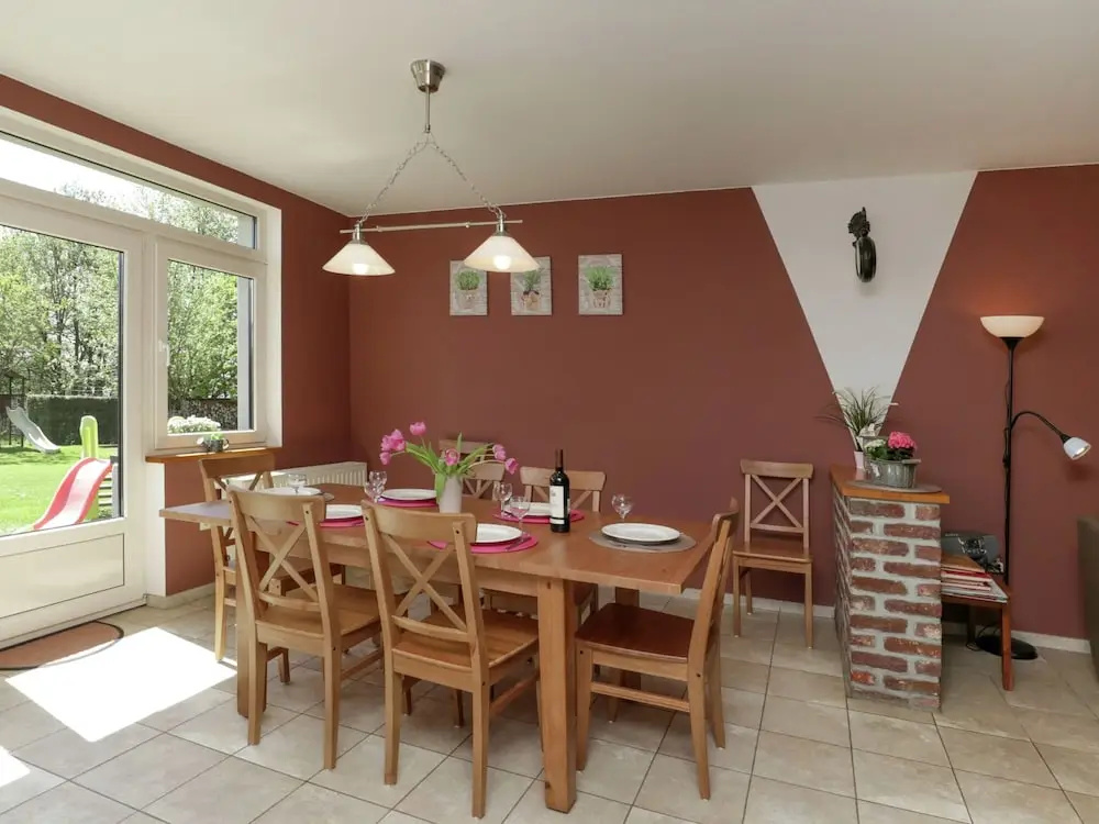 Cushy Holiday Home With Fenced Garden