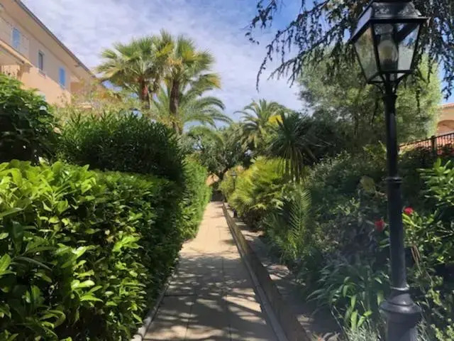 Belle résidence au centre de Saint Tropez avec piscine et garage