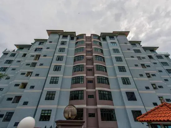 LSE @ Palm Garden Condominium