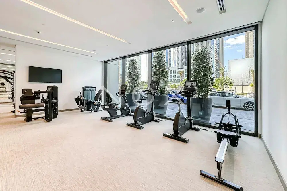 Modern 1BR 15th Floor Palace Residence