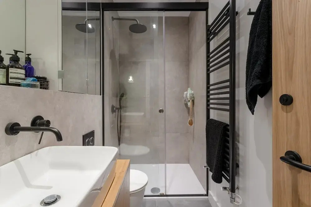 Modern 2 Bedroom Garden Apartment in West Hampstead