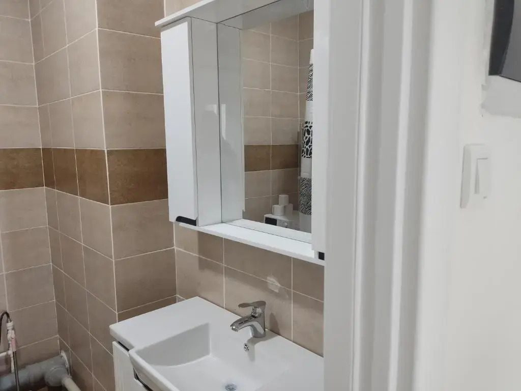 Assalom residence