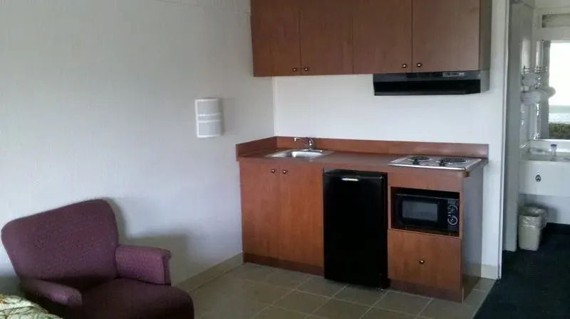Americas Best Value Inn & Suites - Canton/detroit
