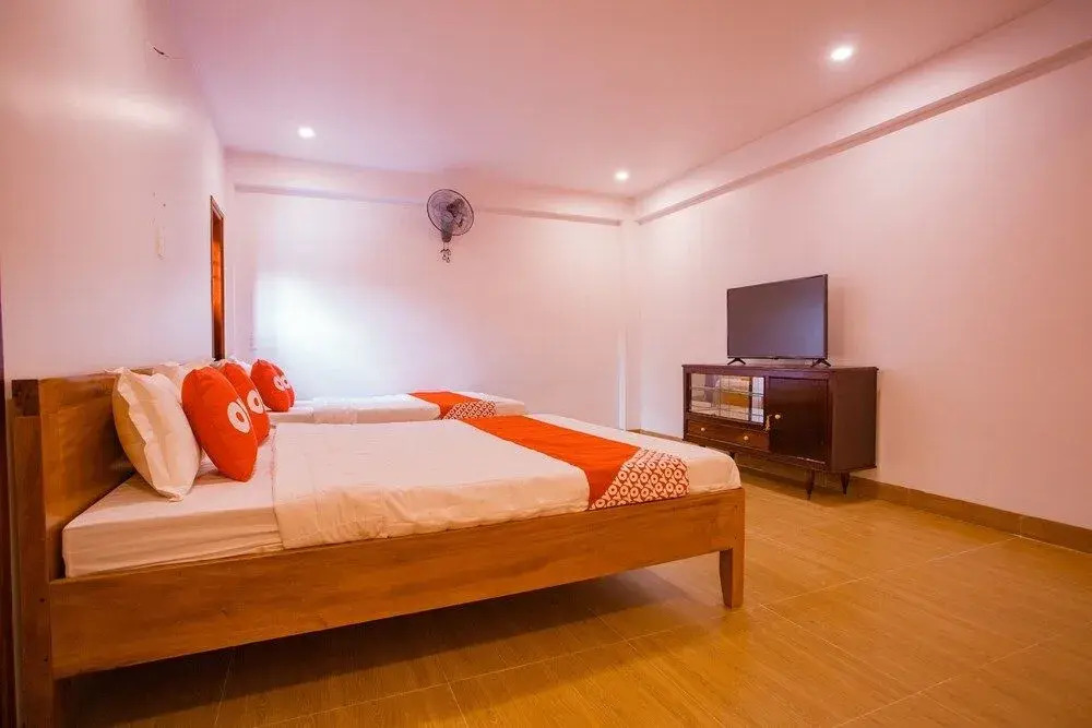 OYO 882 Lucky Hotel