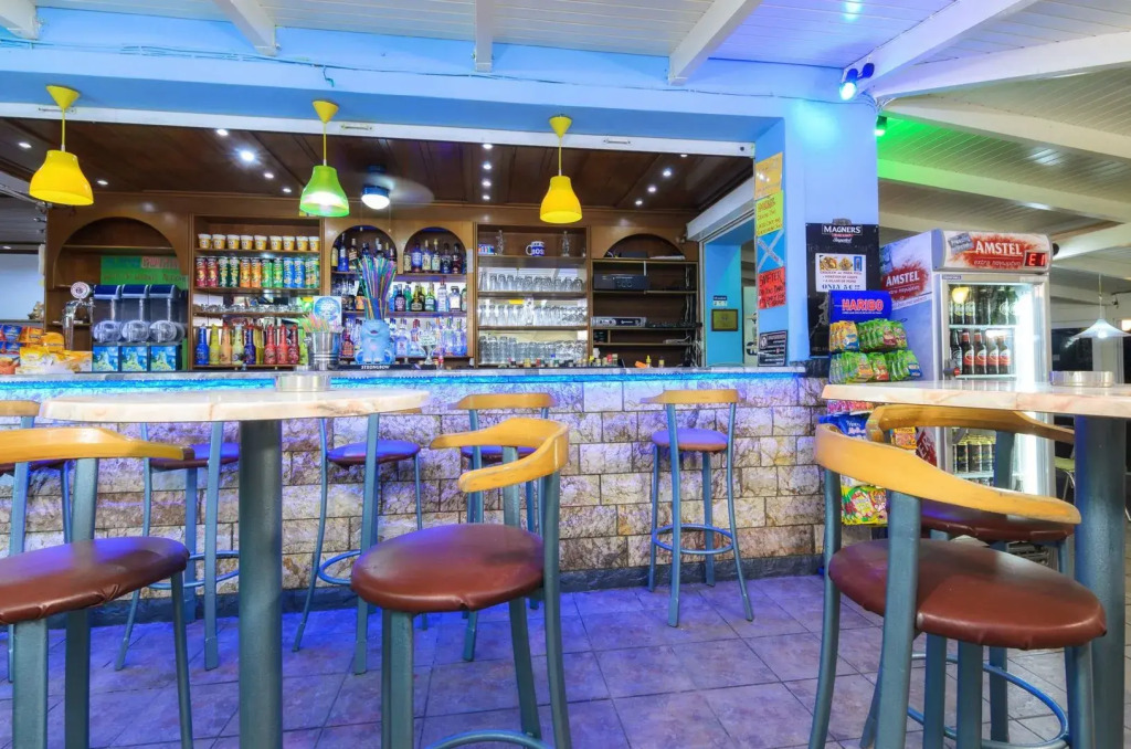 Savvas-Deval Hotel