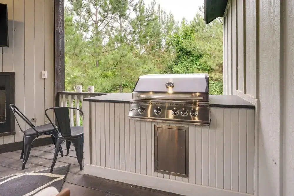 'painted Sky' Modern Broken Bow Cabin w/ Hot Tub!